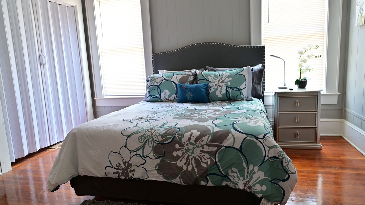 Photo of Bedroom in Highland Historic District