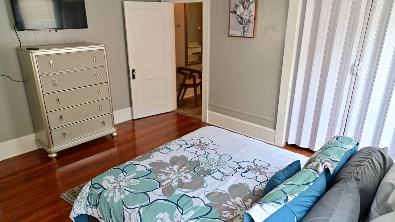 Photo of Bedroom in Highland Historic District