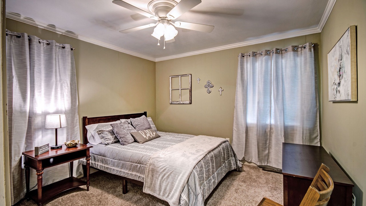 Photo of Bedroom in Tougaloo