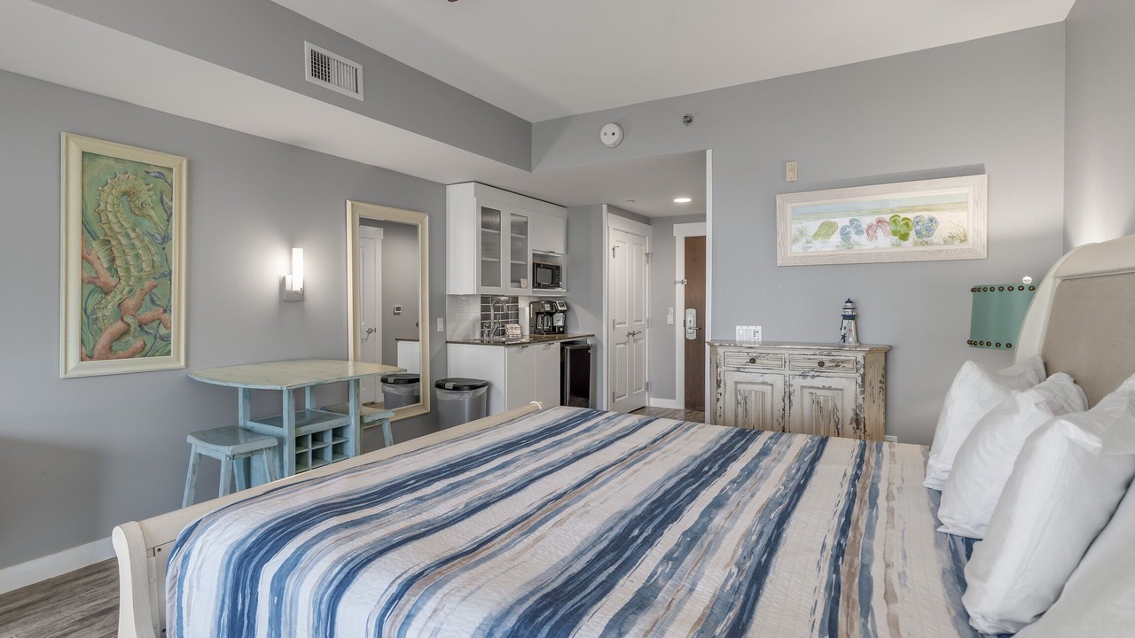 Photo of Bedroom in Baytowne Wharf