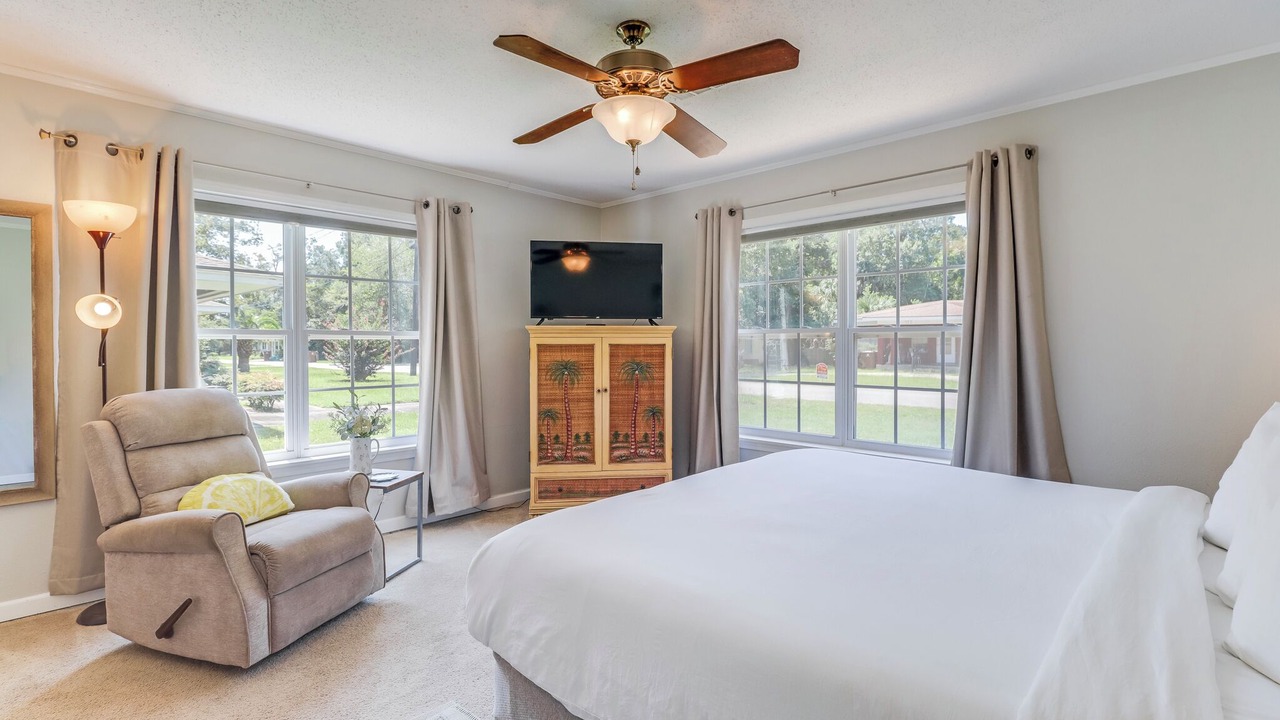 Photo of Bedroom in Long Beach