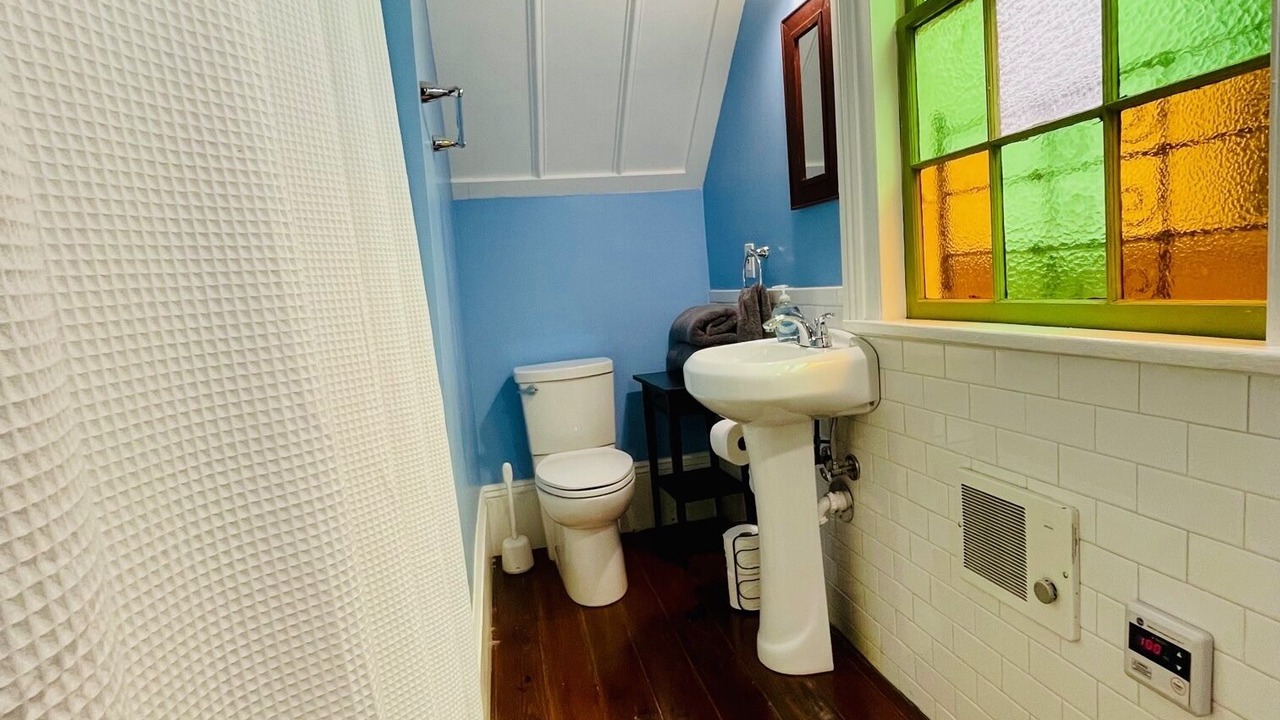 Photo of Bathroom in Seventh Ward