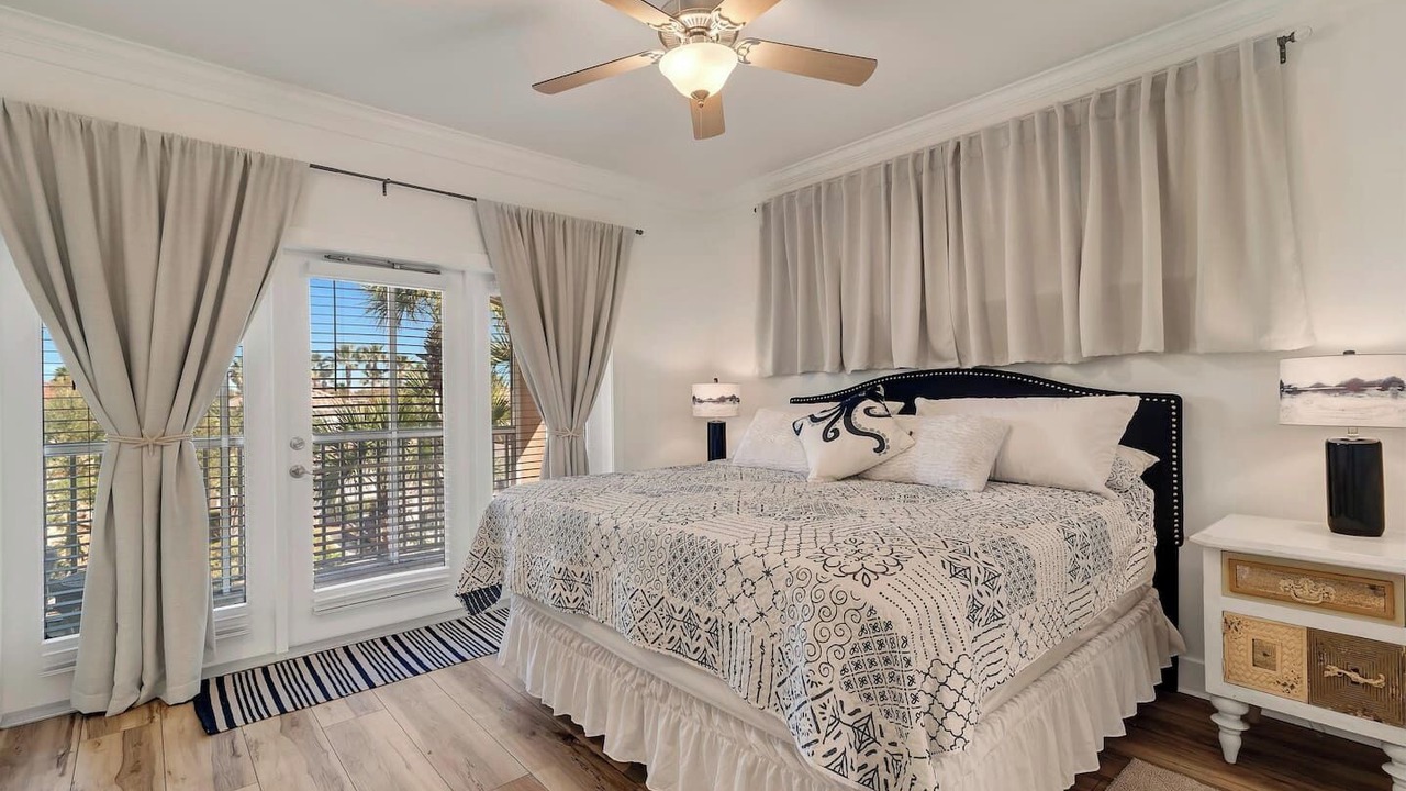 Photo of Patio Balcony in Fort Bay