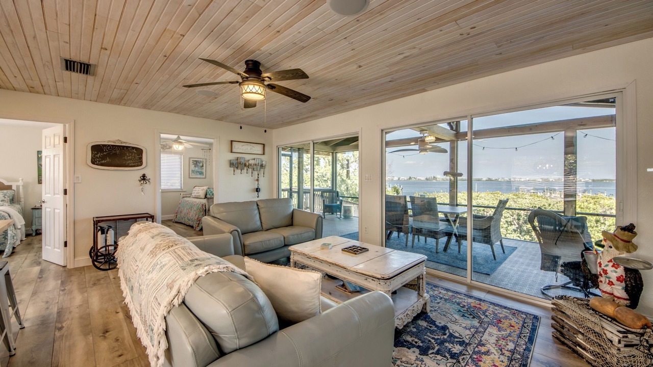 Photo of Livingroom in Placida