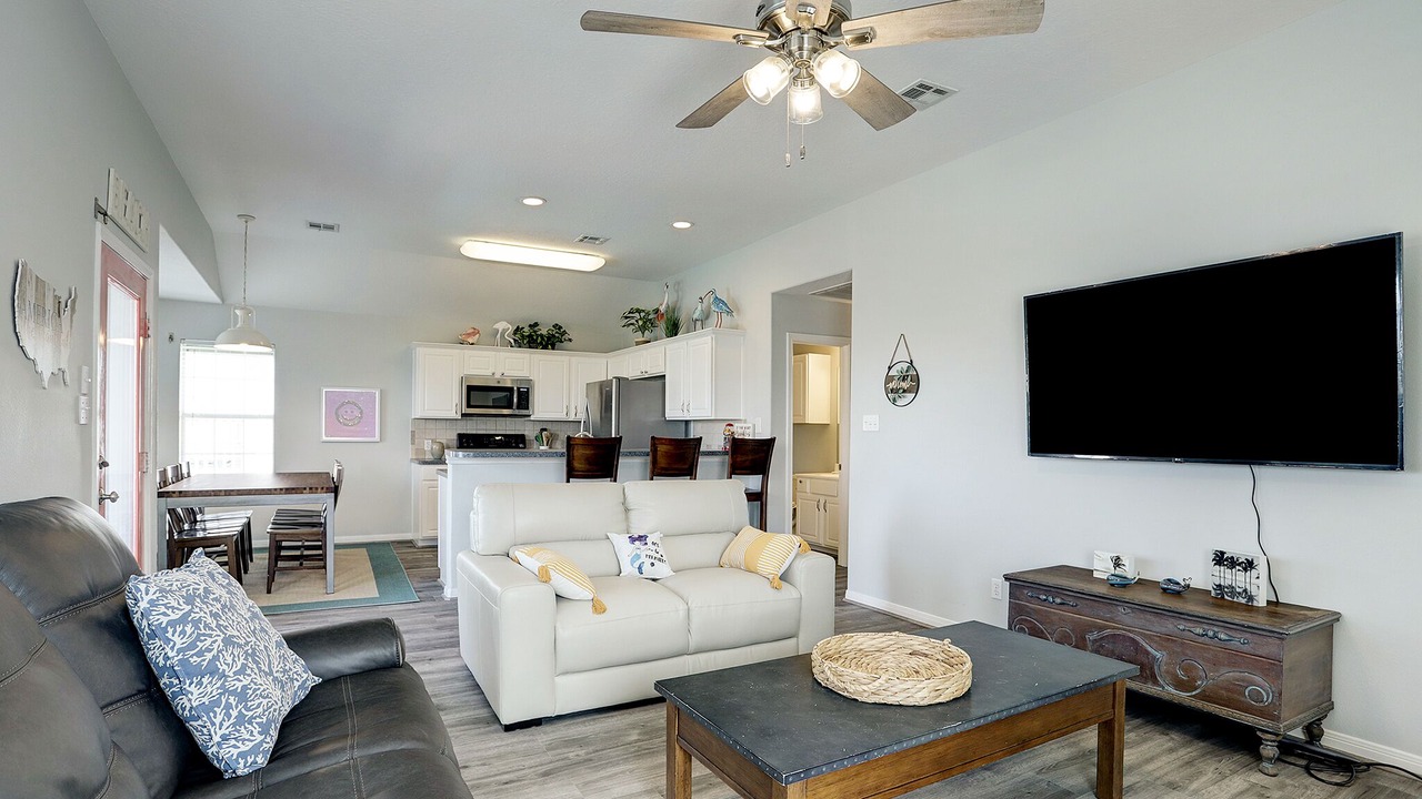 Photo of Livingroom in Jamaica Beach