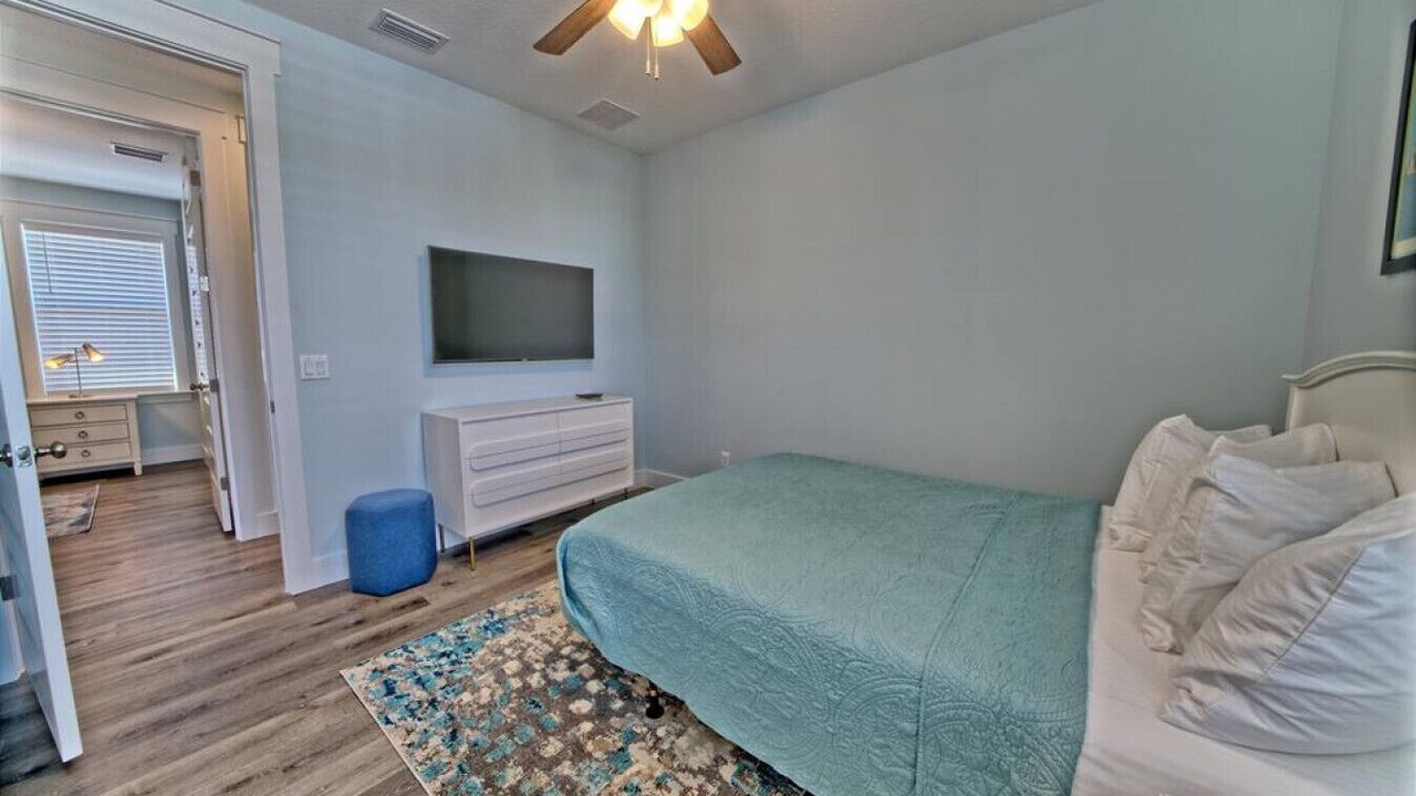 Photo of Bedroom in Miramar Beach