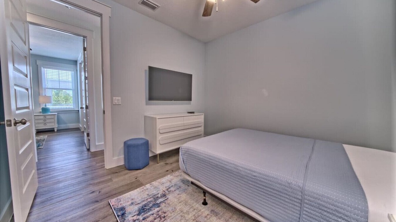 Photo of Bedroom in Miramar Beach