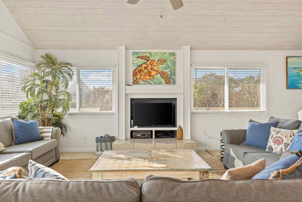 Photo of Livingroom in Gulf Trace