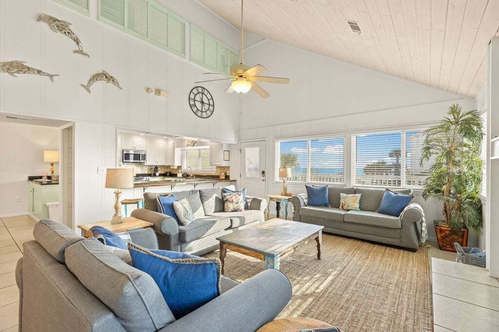 Photo of Livingroom in Gulf Trace