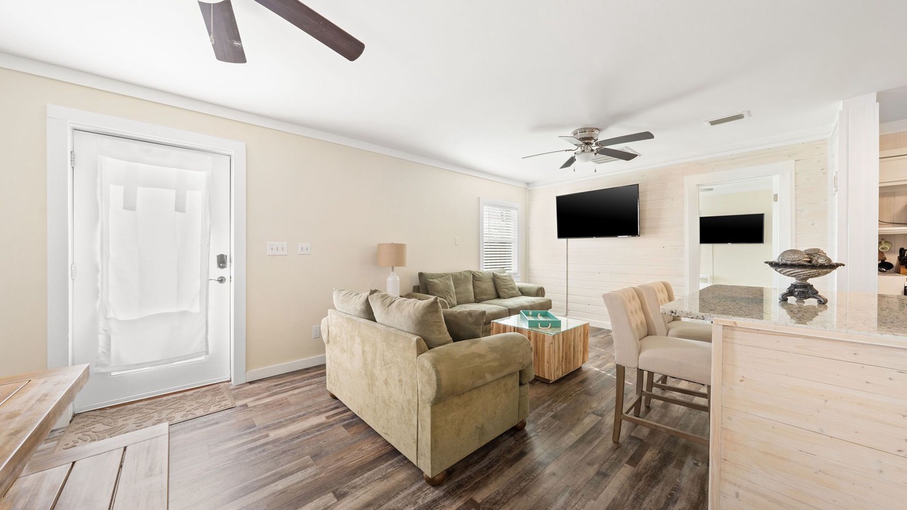 Photo of Livingroom in Bahama Beach
