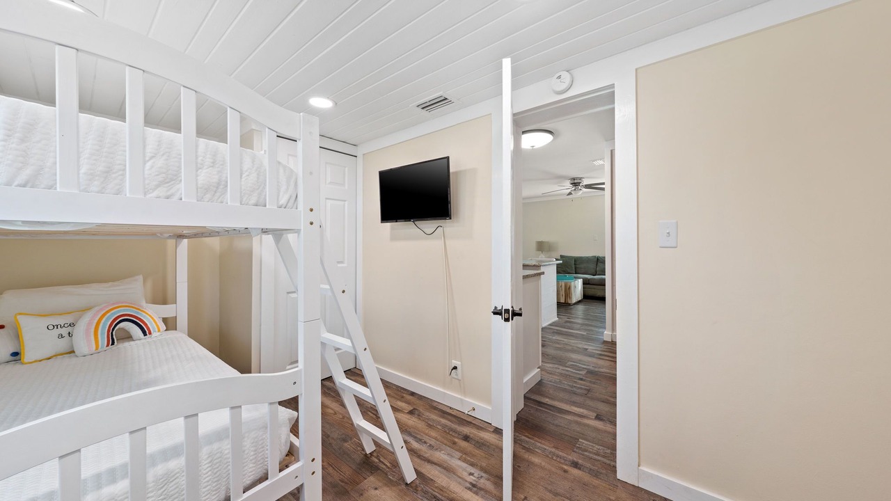 Photo of Bedroom in Bahama Beach