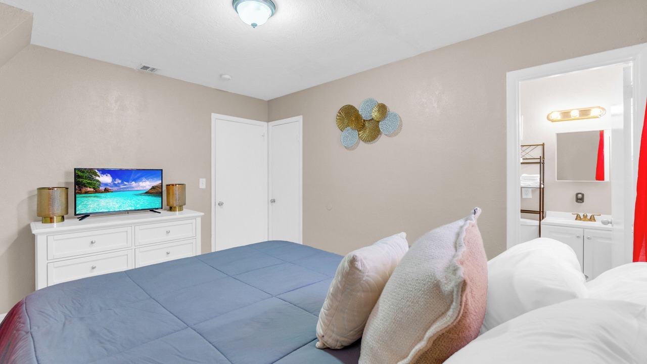 Photo of Bedroom in Lauderdale Lakes