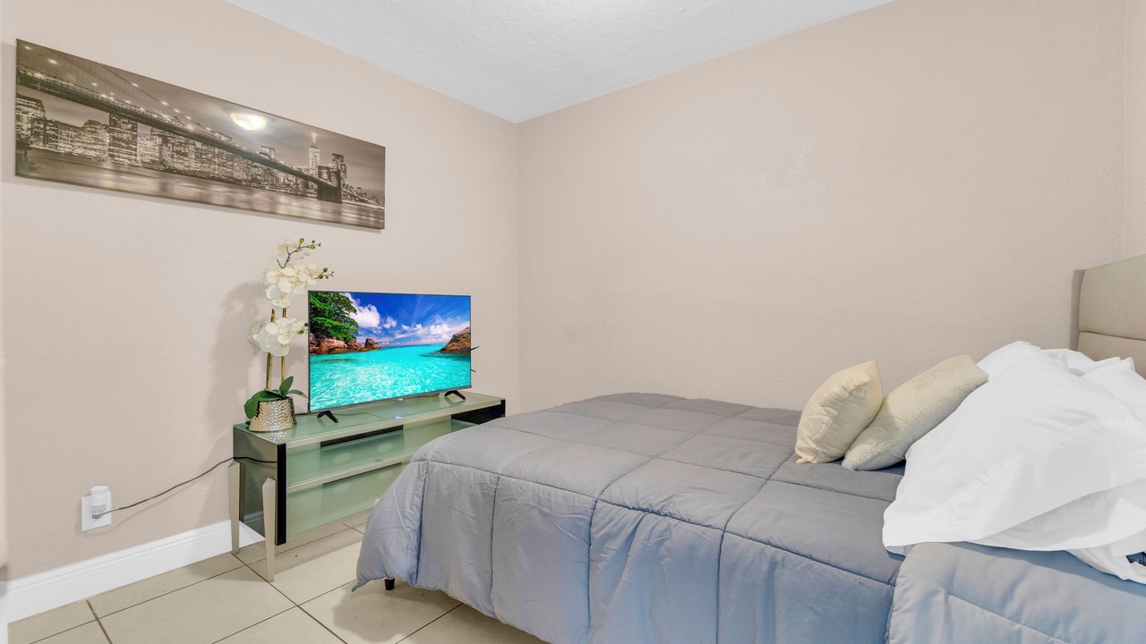 Photo of Bedroom in Lauderdale Lakes