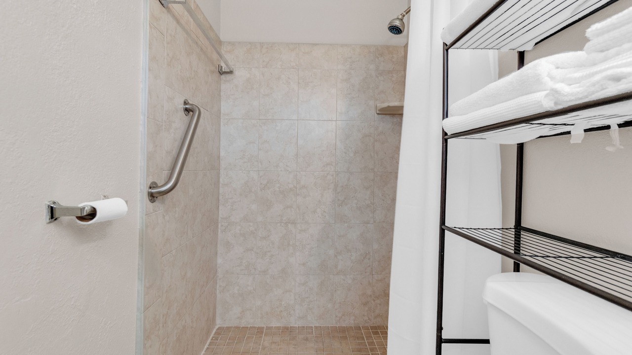 Photo of Bathroom in Lauderdale Lakes