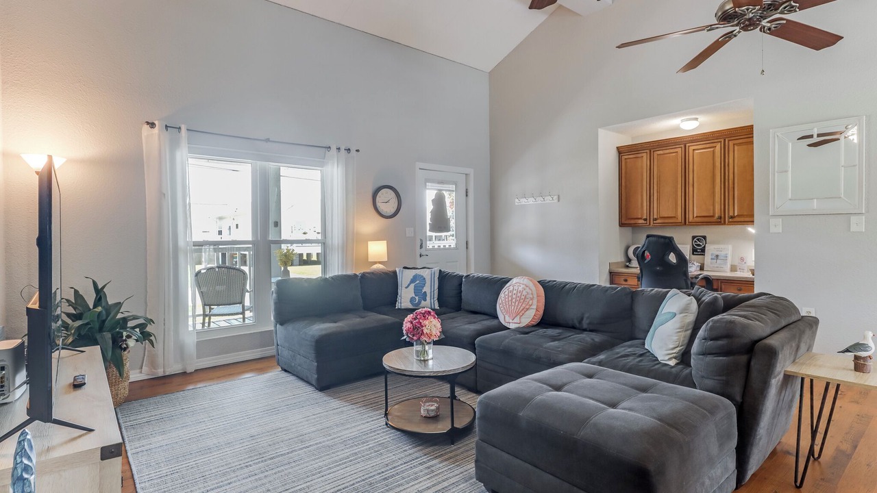 Photo of Livingroom in Long Beach