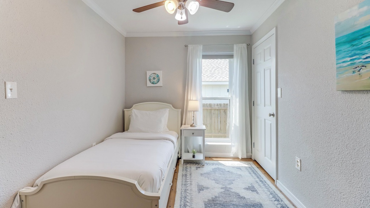 Photo of Bedroom in Long Beach