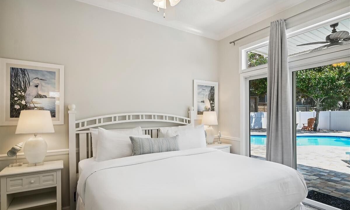 Photo of Outdoor in White's Gulfview