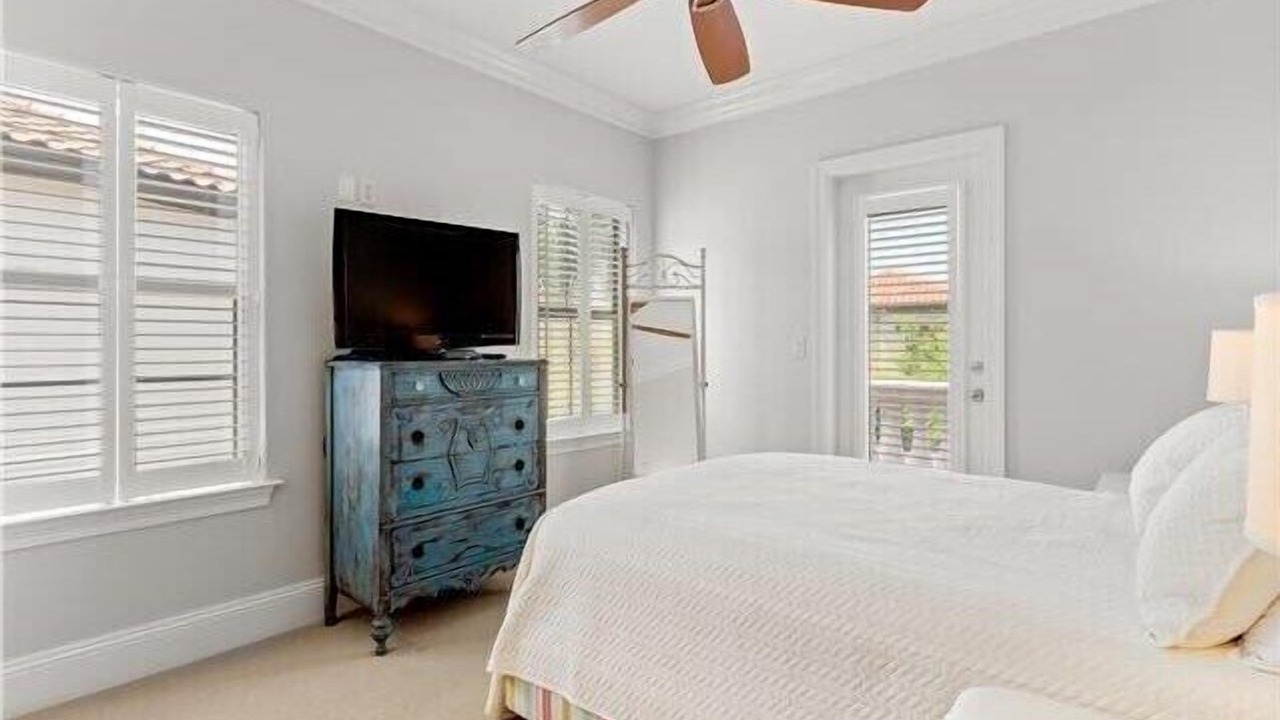 Photo of Bedroom in Villa Lago