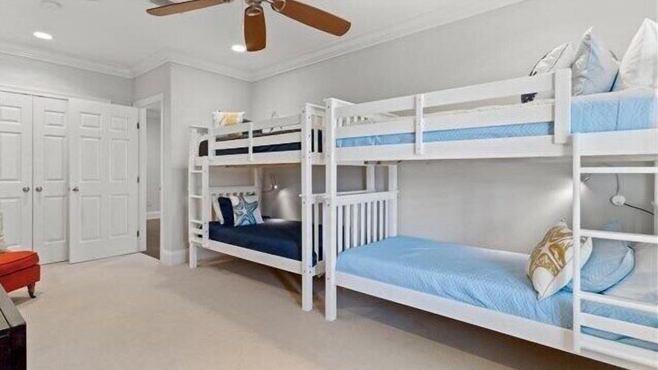 Photo of Bedroom in Villa Lago