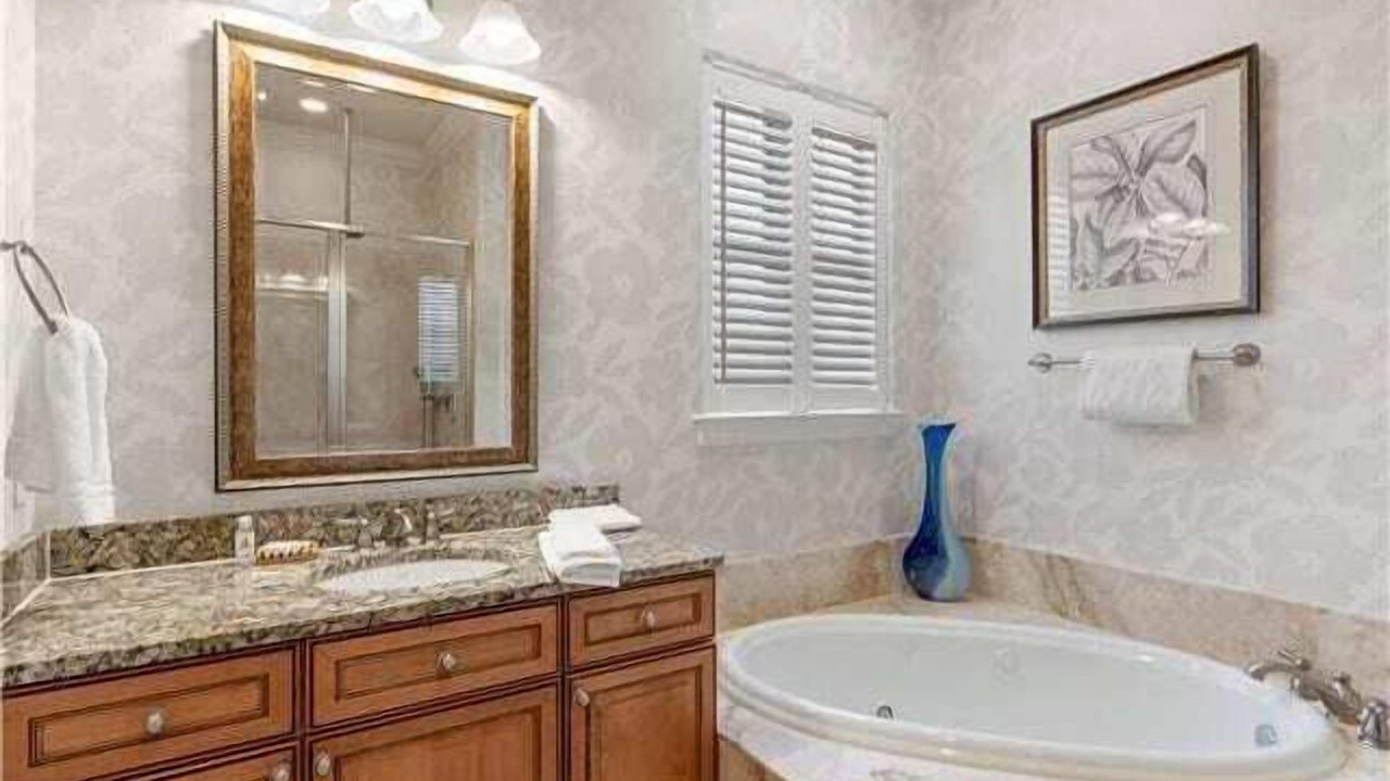 Photo of Bathroom in Villa Lago