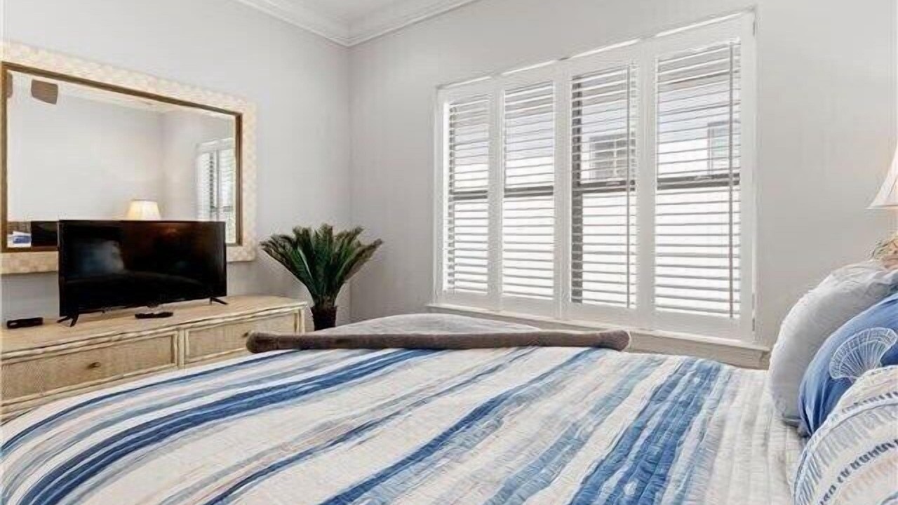 Photo of Bedroom in Villa Lago