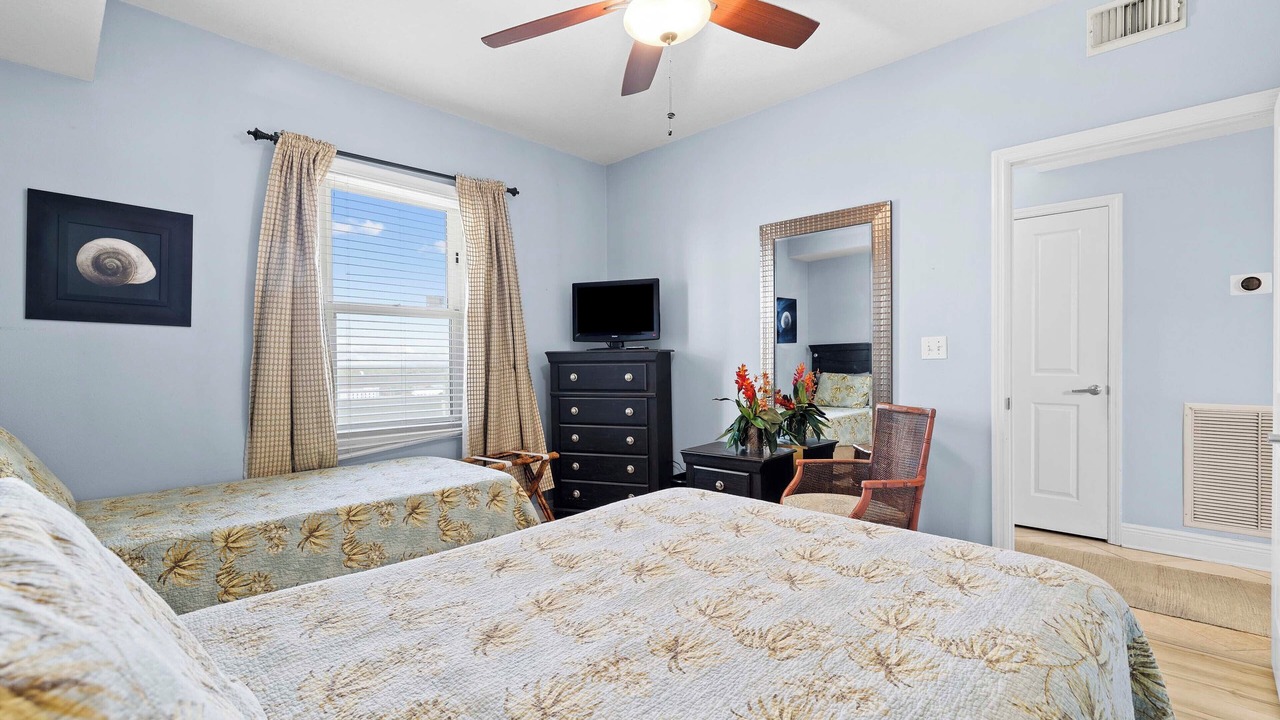 Photo of Bedroom in Miramar Beach