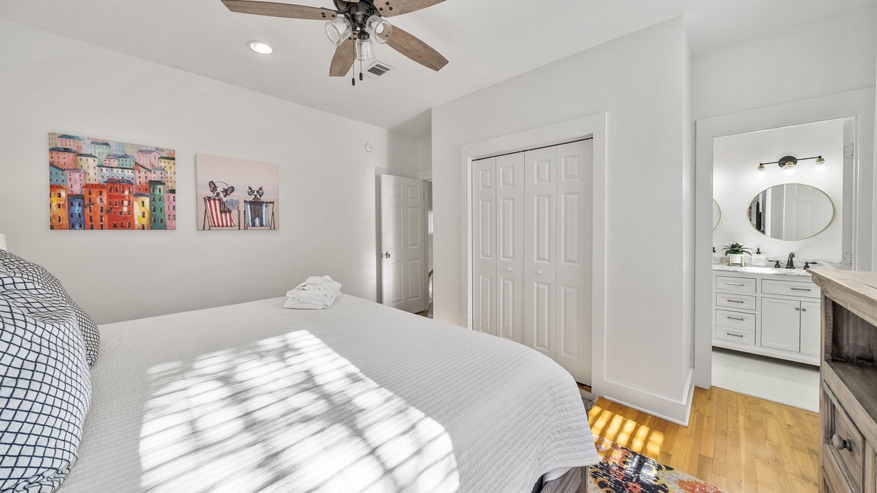 Photo of Bedroom in White's Gulfview