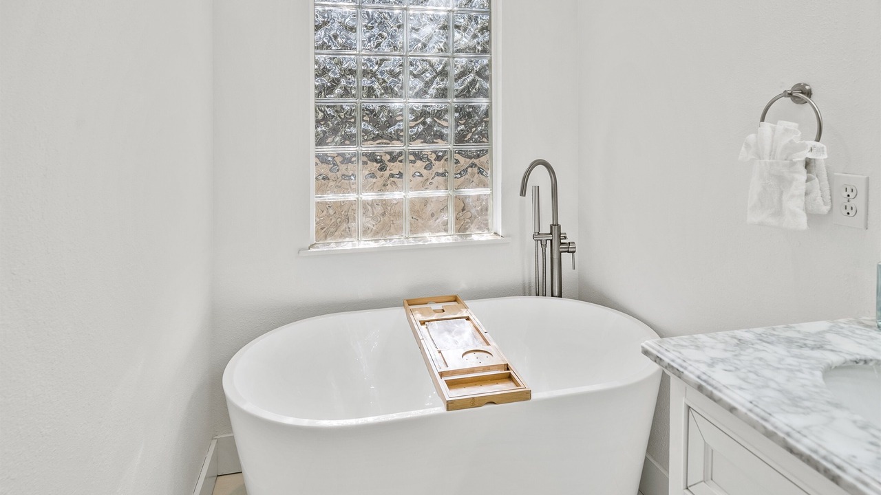 Photo of Bathroom in White's Gulfview