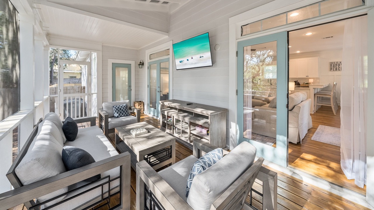 Photo of Livingroom in White's Gulfview