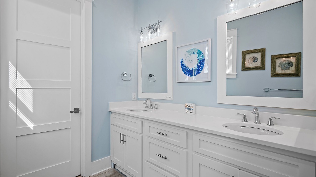 Photo of Bathroom in Greenway Park