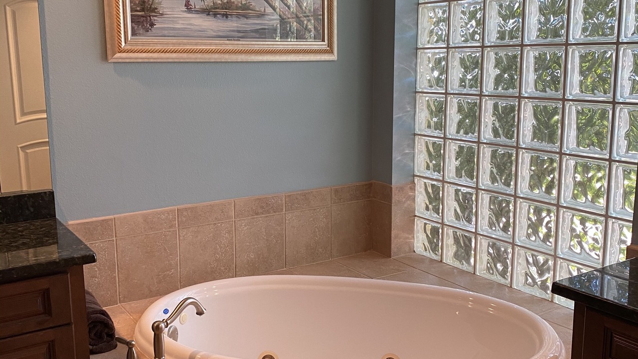 Photo of Bathroom in Hudson Bayou