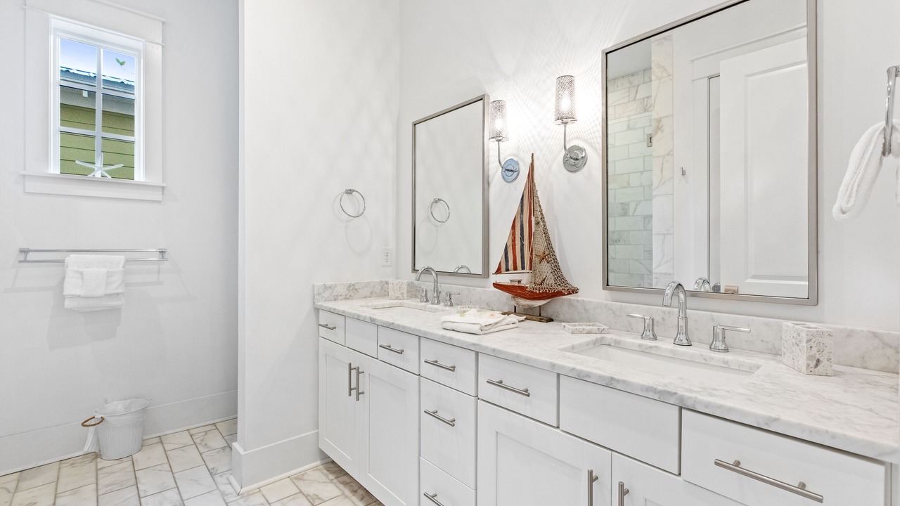 Photo of Bathroom in Greenway Park