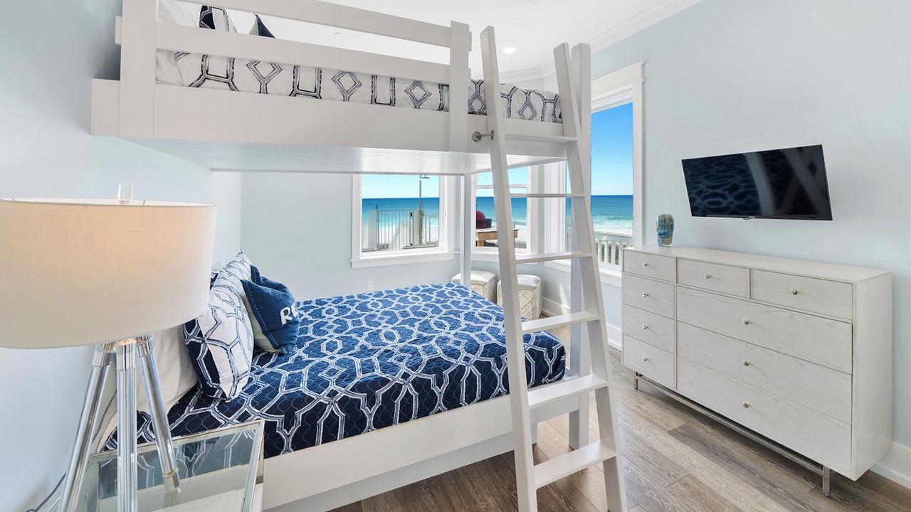 Photo of Bedroom in Hollywood Beach