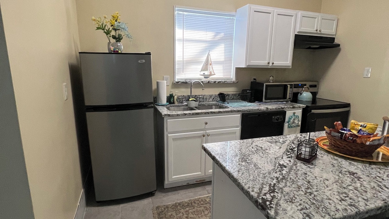 Photo of Kitchen in Kenner - Louis Armstrong International Airport