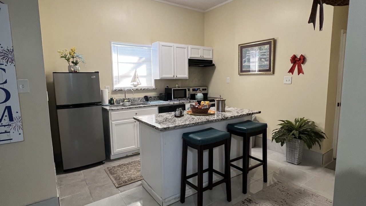 Photo of Kitchen in Kenner - Louis Armstrong International Airport