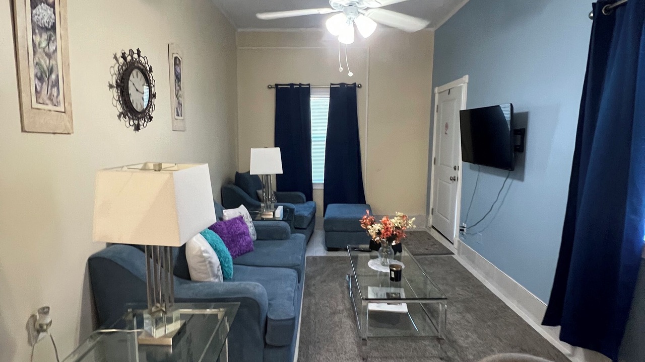 Photo of Livingroom in Kenner - Louis Armstrong International Airport