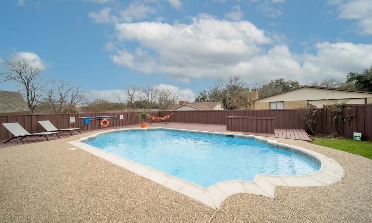 Photo of Outdoor in Garland