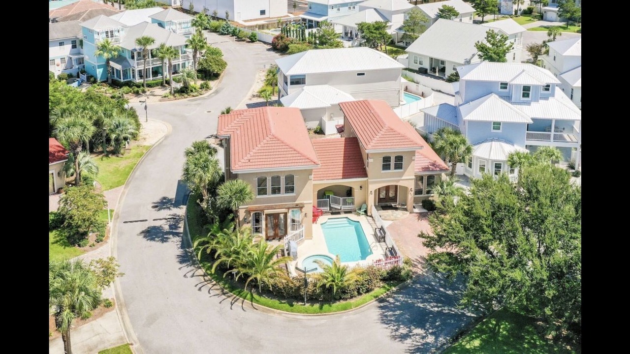Photo of Outdoor in Emerald Waters Village