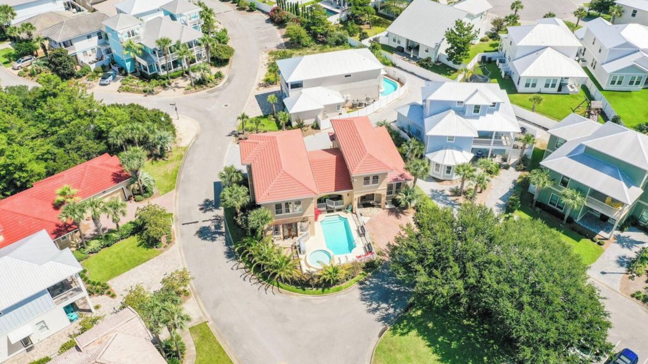 Photo of Outdoor in Emerald Waters Village