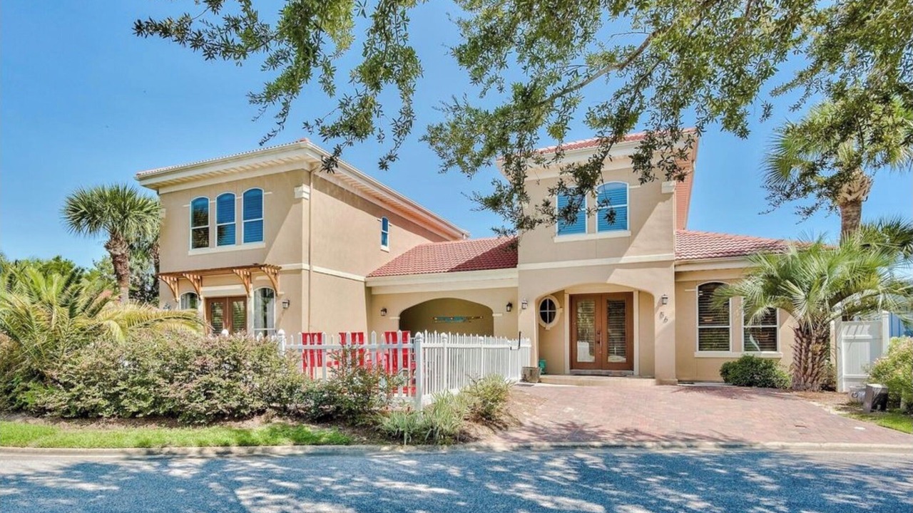 Photo of Outdoor in Emerald Waters Village