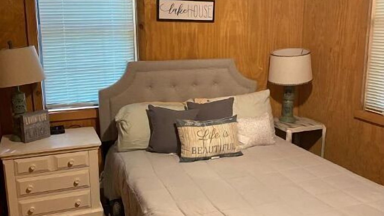 Photo of Bedroom in Oakland
