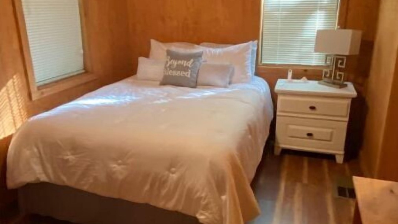 Photo of Bedroom in Oakland