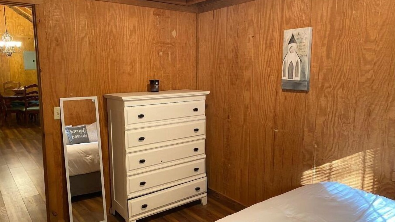 Photo of Bedroom in Oakland