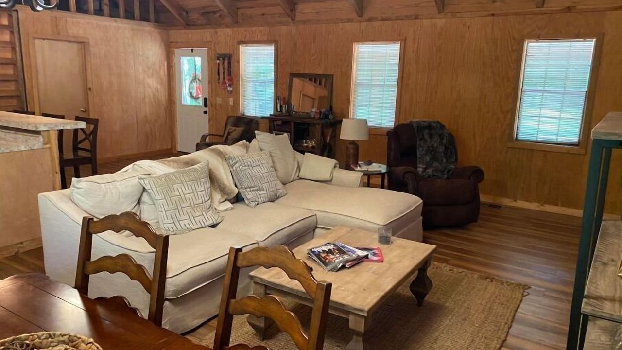 Photo of Livingroom in Oakland