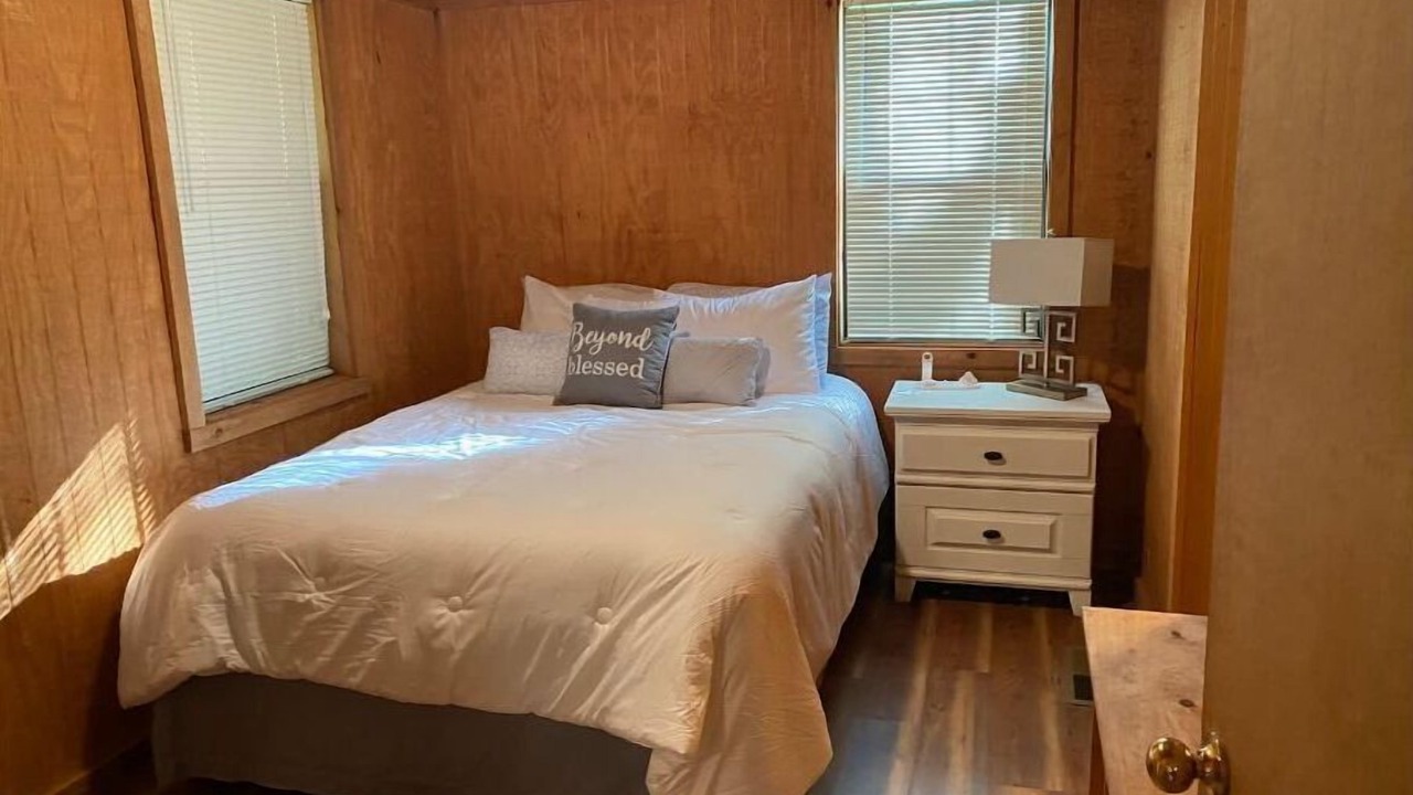 Photo of Bedroom in Oakland