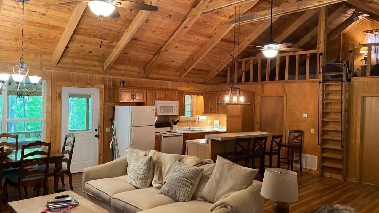 Photo of Livingroom in Oakland
