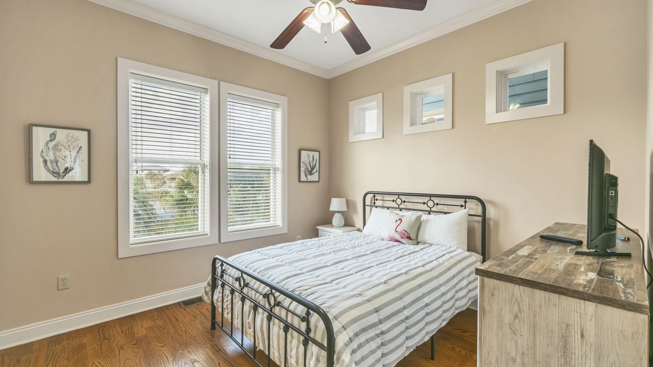 Photo of Bedroom in Crescent Beach
