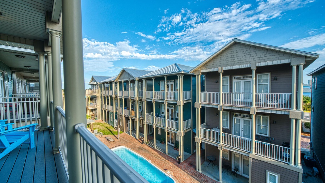 Photo of Patio Balcony in Crescent Beach