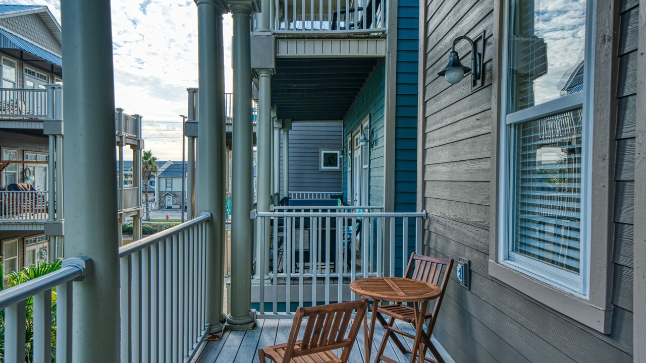 Photo of Patio Balcony in Crescent Beach