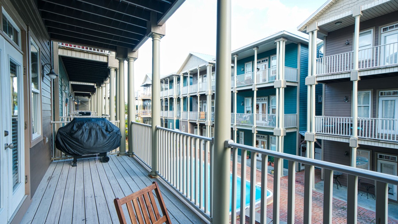 Photo of Patio Balcony in Crescent Beach